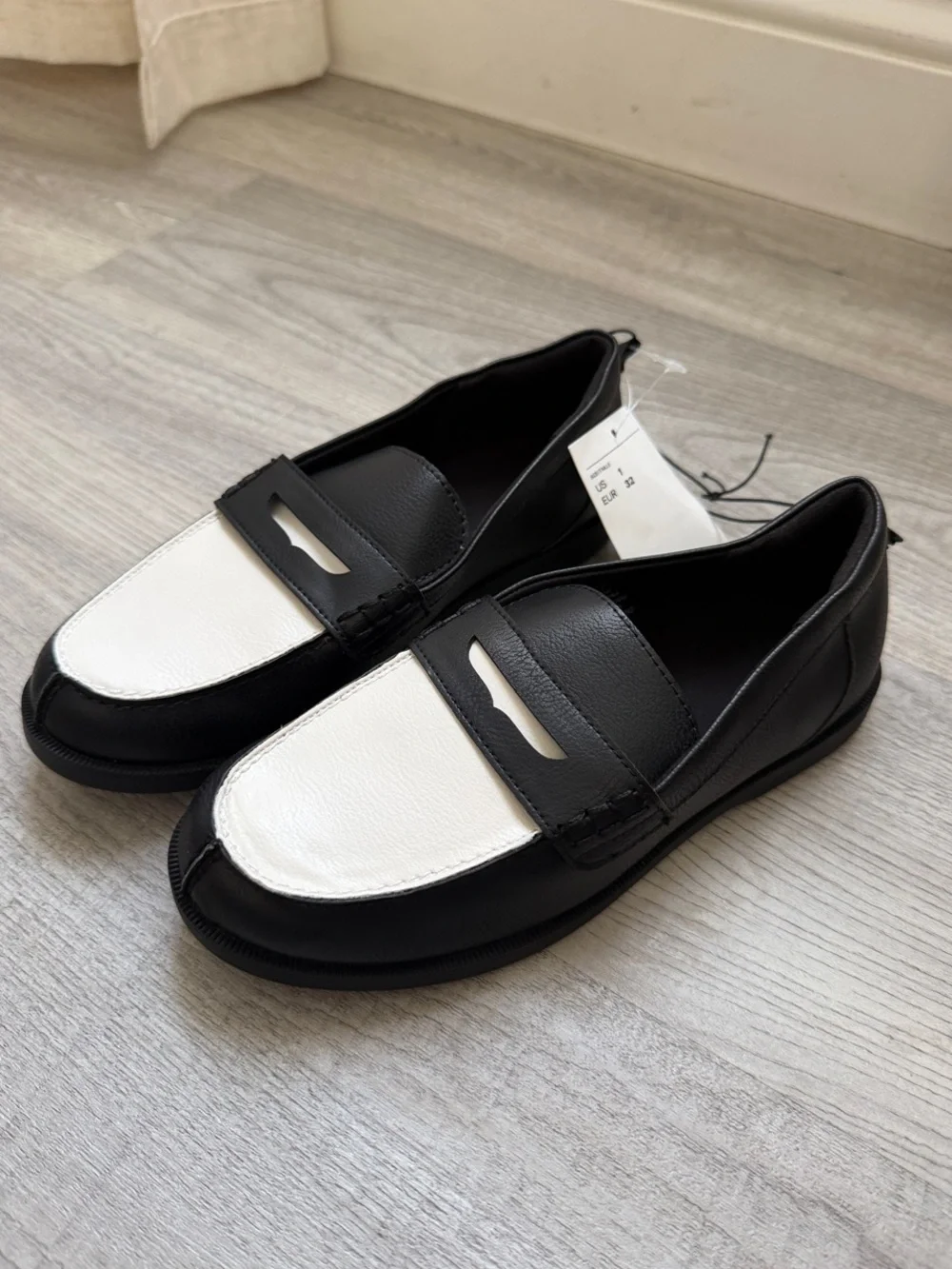 Boys H&M Black and White Two-Tone Loafers